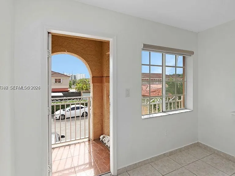 242 E 3rd St #205 — Photo 14