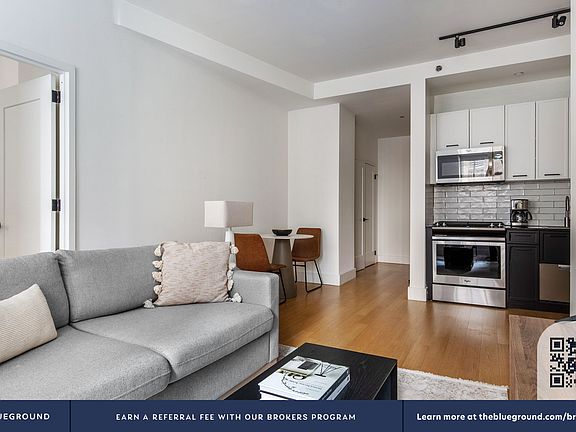 4th image of 63 Wall St APT 704