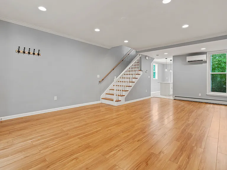1102 Trinidad Ave NE — Photo 8