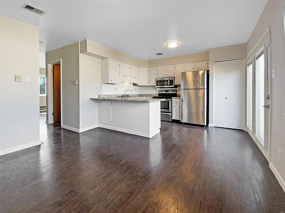 4th image of 9189 Villaridge Ct