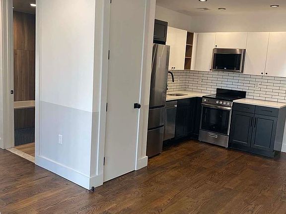4th image of 31-27 37th St #4B