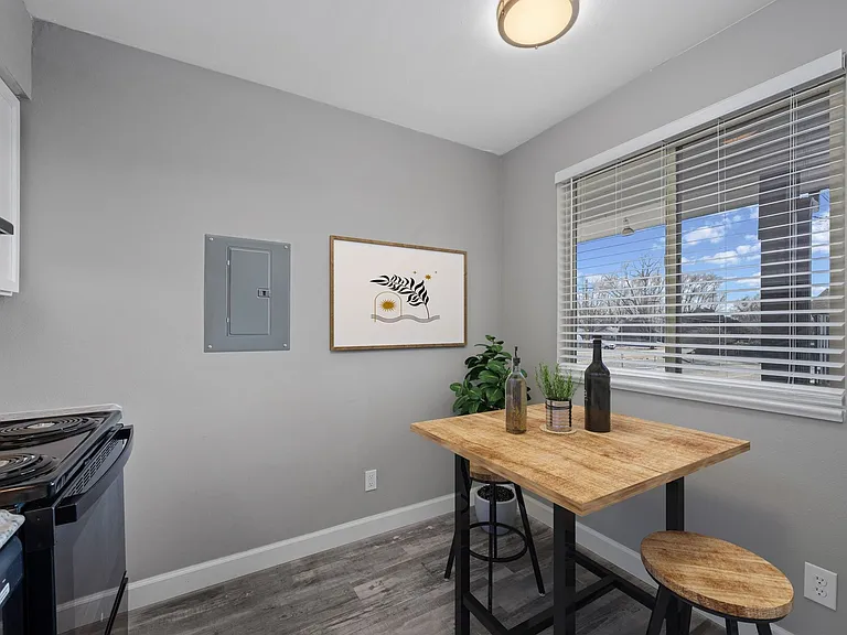 Peak 72 Apartments — Photo 15
