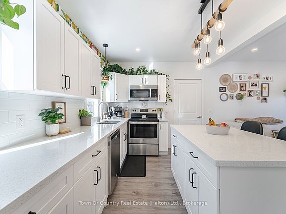2nd image of 23 Prince St