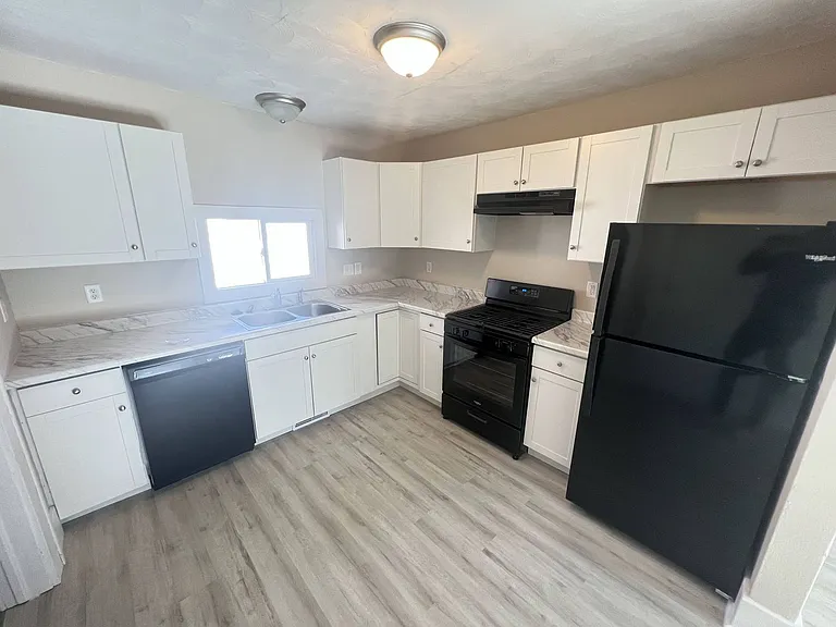 539 S Fort Ave — Photo 16
