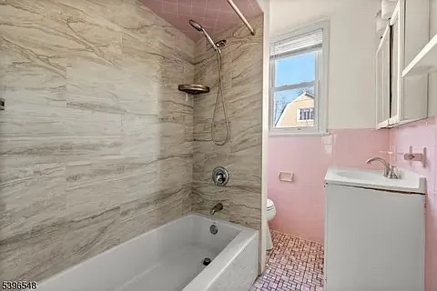 91 Headley Ter #2 — Photo 8