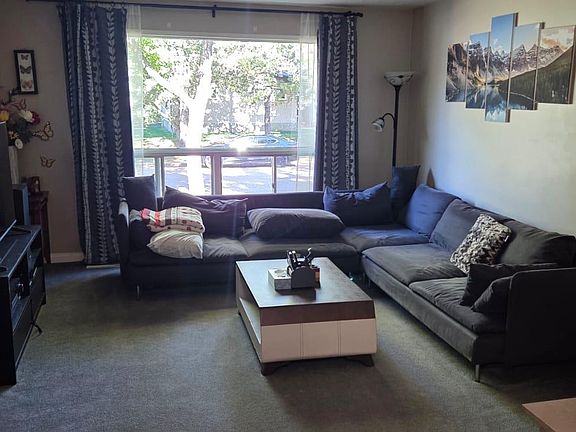 5th image of 439 Conifer St