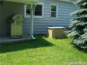 3rd image of 28 Brown St