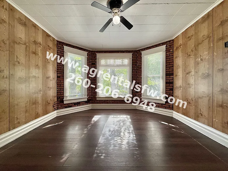 2919 S Harrison St — Photo 2