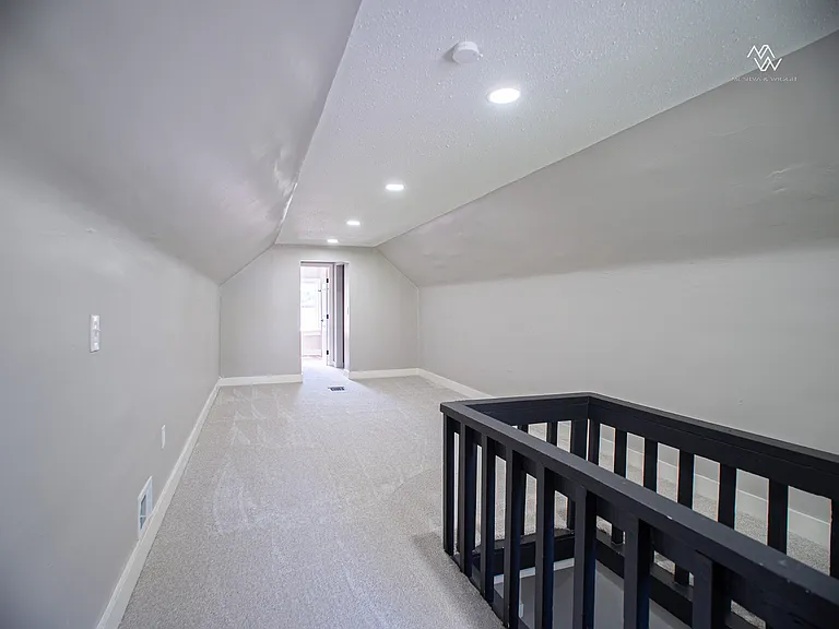 120 N Drury Ave — Photo 6