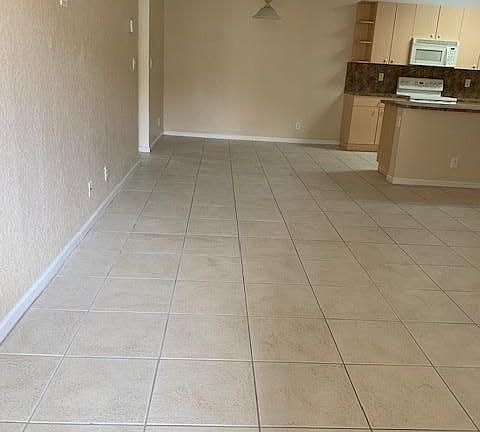3rd image of 3565 Forest Hill Blvd APT 86