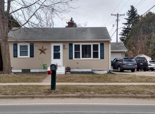 210 N Elm St, La Crescent, MN 55947