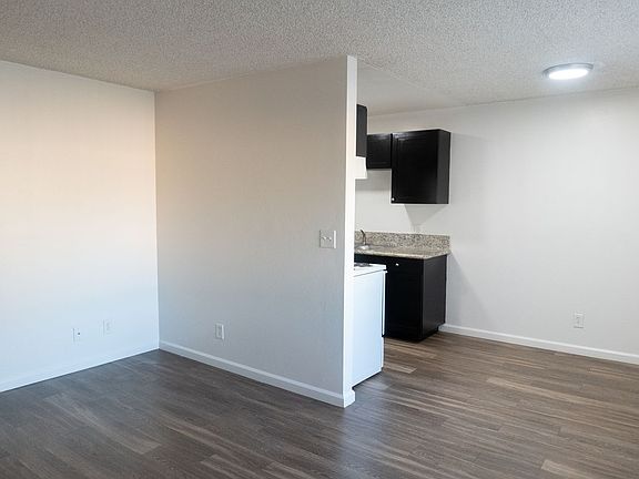 3rd image of 2720 Broadway APT 8