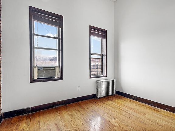 3rd image of 62 Wyckoff Ave APT 3L