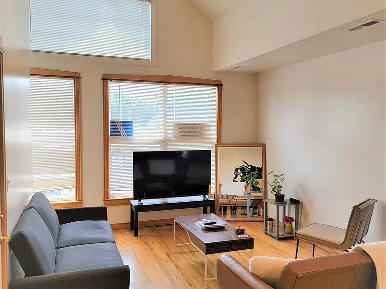 554 W 43rd St #2 — Photo 3