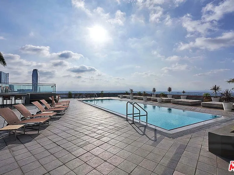 1100 Wilshire Blvd #3001 — Photo 17