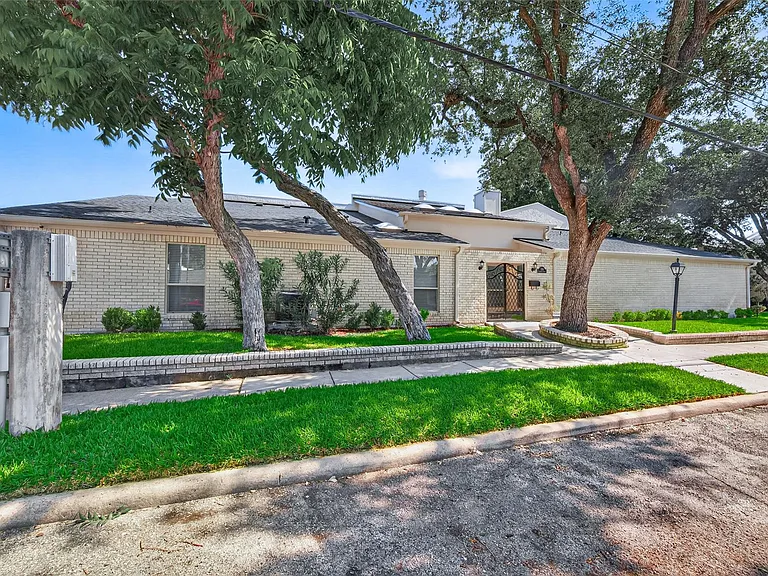 5218 Palmetto St — Photo 2
