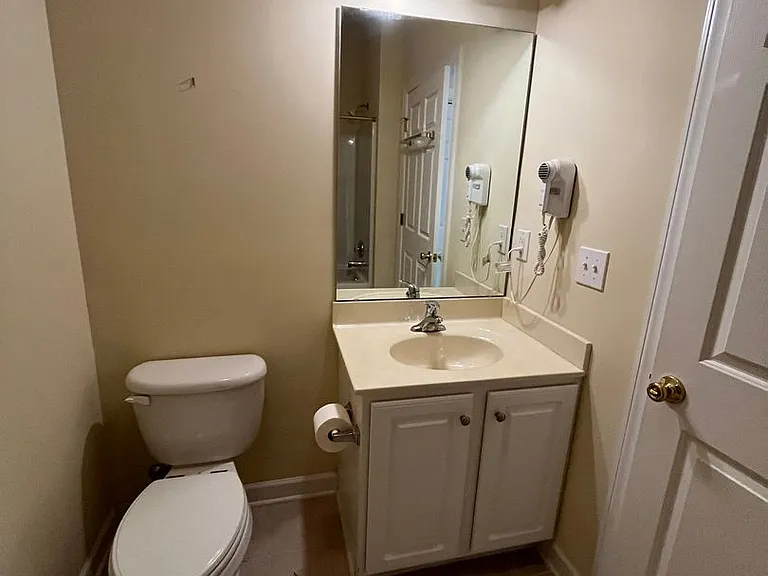 5006 Carleton Dr #113 — Photo 22