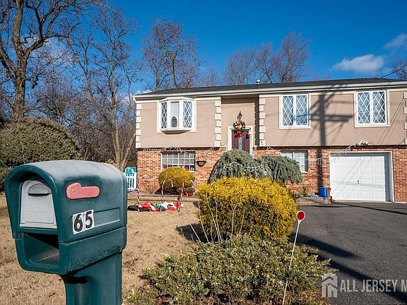 4th image of 65 Churchill Ave