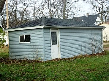 2nd image of 306 5th Ave W