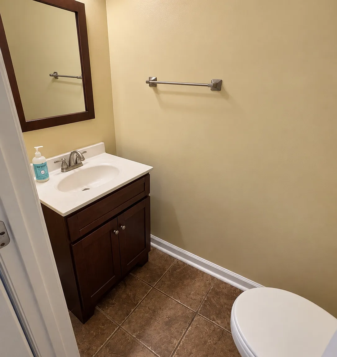 2 bed, 1.5 bath, 1275 sqft, $1,325 — Photo 4