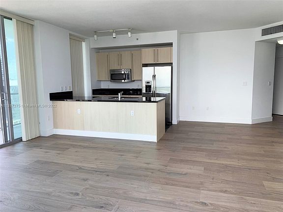 5th image of 1111 SW 1st Ave #3525