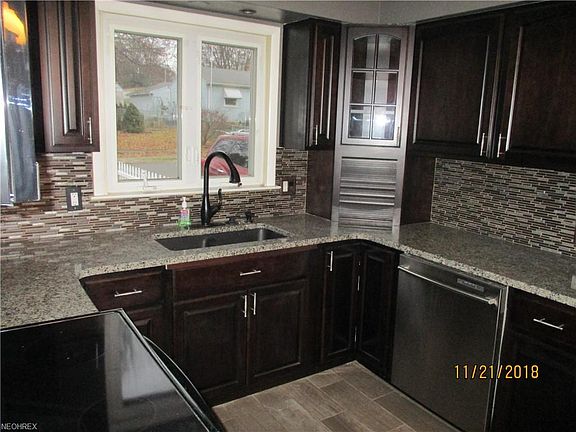 5th image of 556 Celia Ave