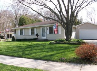 5 Vermont Cir, Madison, WI 53704