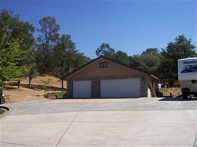4th image of 46511 Comstock Dr