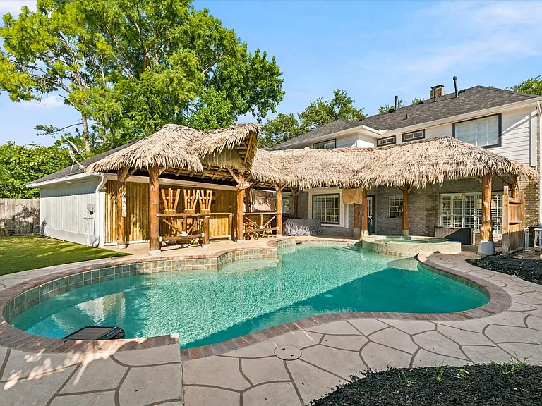 4704 Broadmoor Dr — Photo 27