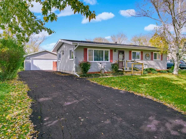 531 McKinley Ave, Omro, WI 54963