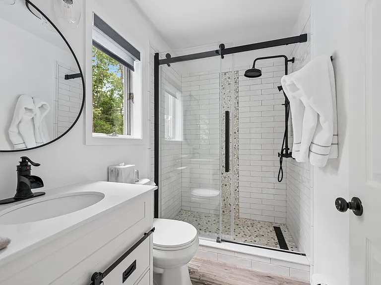 43 Montauk Ave — Photo 15