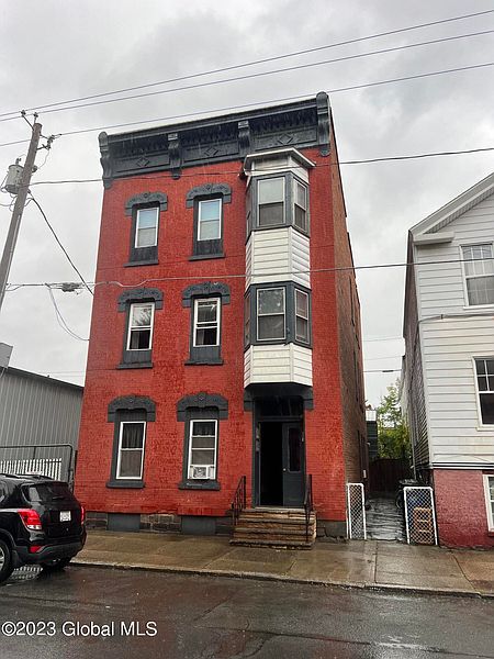 2nd image of 82 Main Street