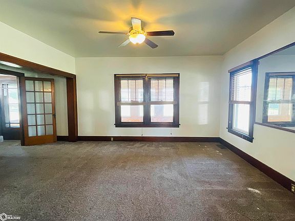 4th image of 401 W Mount Pleasant St