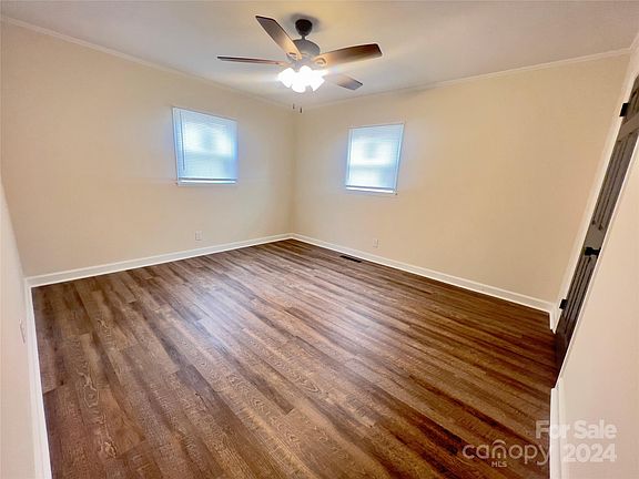 5th image of 705 Wooddale Pl