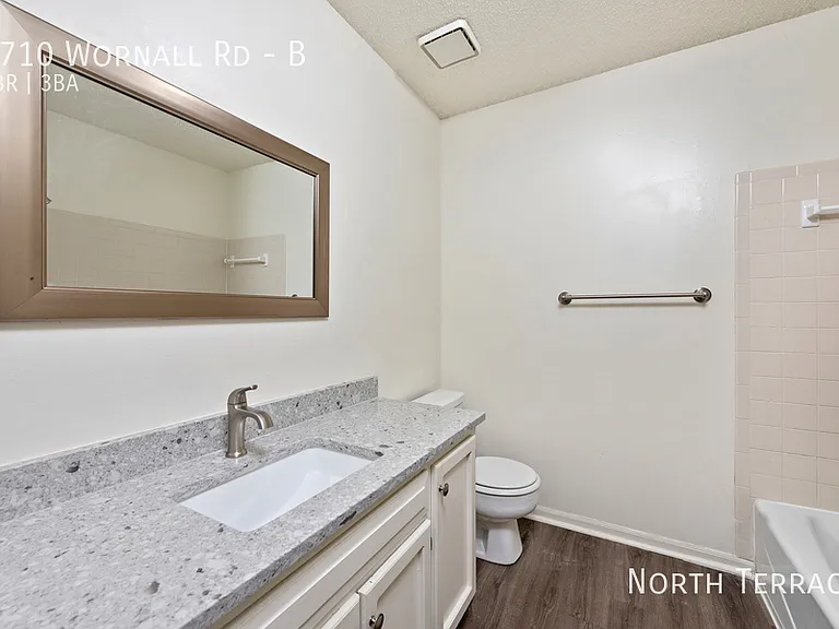 9718 Wornall Rd — Photo 17