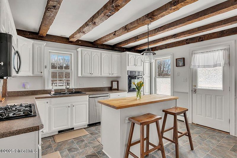 3rd image of 16 Crooked Street