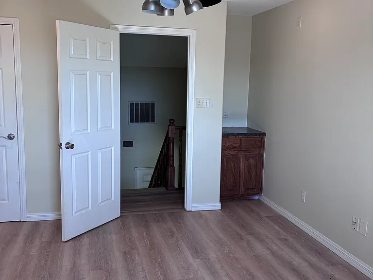 33828 California Rd — Photo 7
