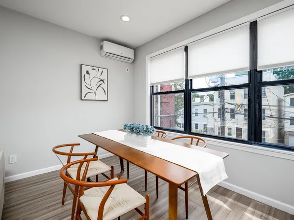 70 Bowers Street image 6 of 23