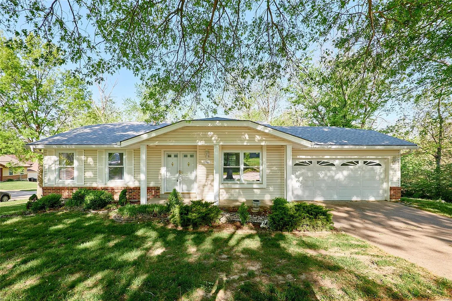 1041 Twistedoak Ct photo 1
