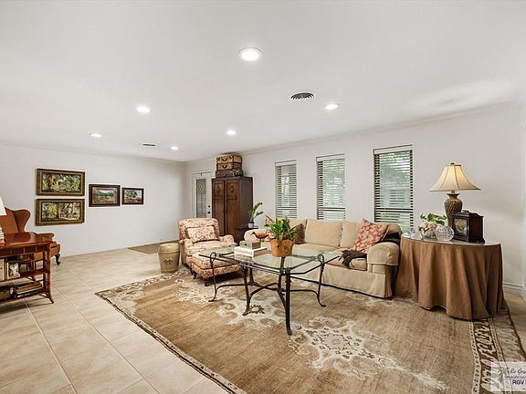 2nd image of 2801 Becky Ln