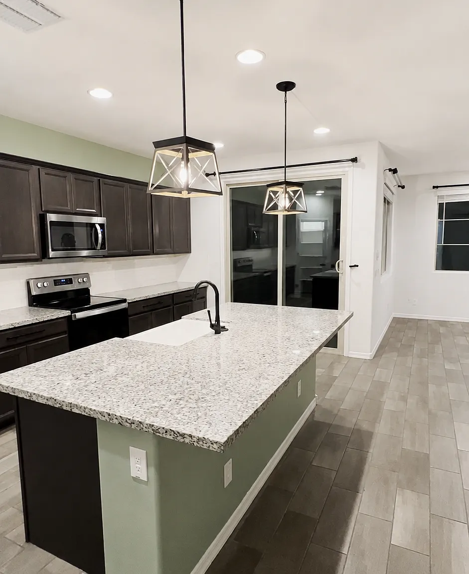 3 bed, 1681 sqft, $2,295 — Photo 2