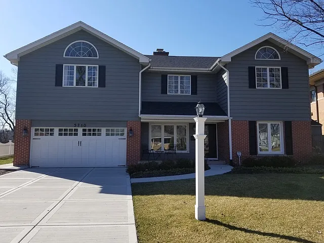 5710 Ridgewood Dr photo 1