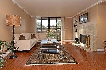 Interior :: 1500 Sherman Ave #2D