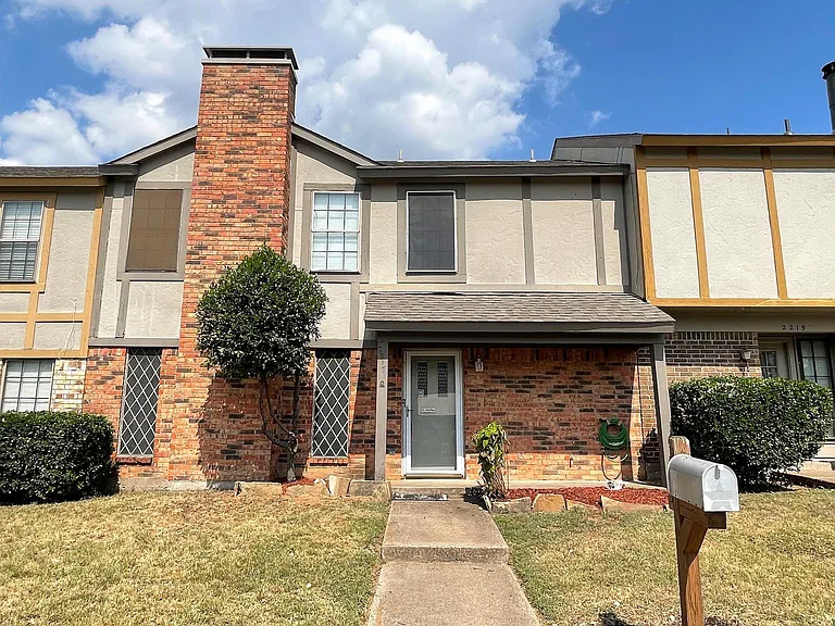 2217 Roman Ct — Photo 18