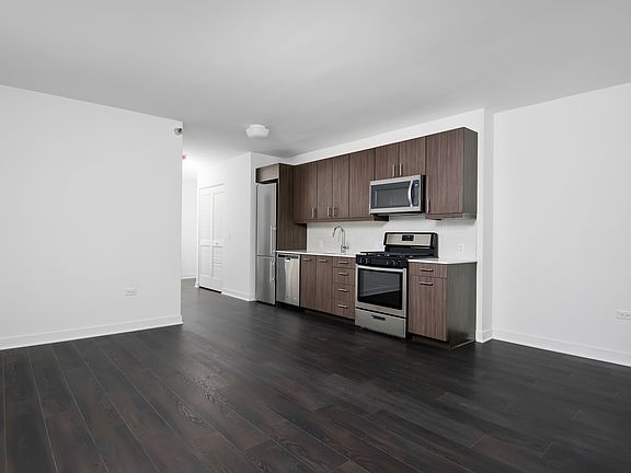 2nd image of 30 E Randolph St #2019
