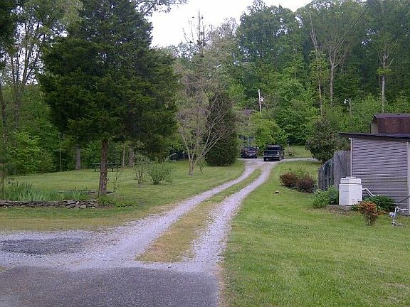 2nd image of 115 Frazier Ln