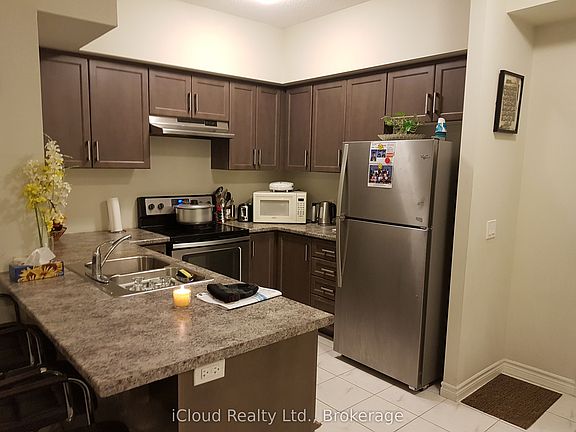 4th image of 630 Sauve St #103
