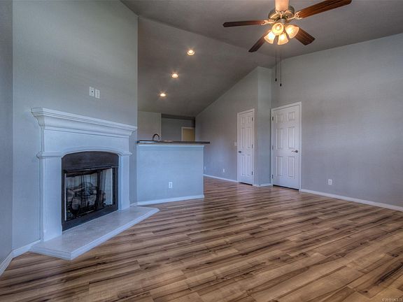5th image of 3 E Fairlane Ct