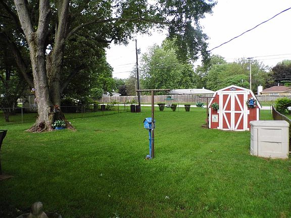 4th image of 4116 Hillside Dr
