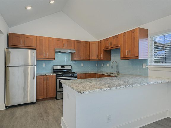 5th image of 1311 E 52nd St Unit 2